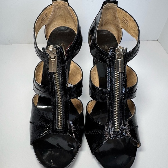 Michael Kors Berkley T-Strap Platform Dress Sandal Paten Black Size 8 - Picture 2 of 11